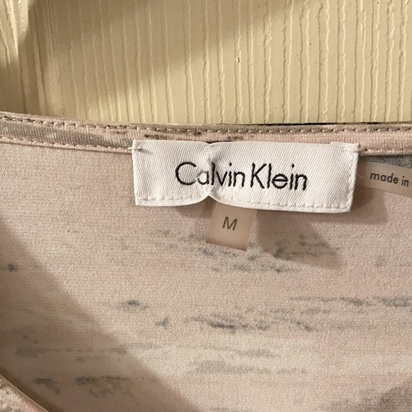 CALVIN KLEIN FLUTTER BLOUSE SIZE MEDIUM - Picture 2 of 3